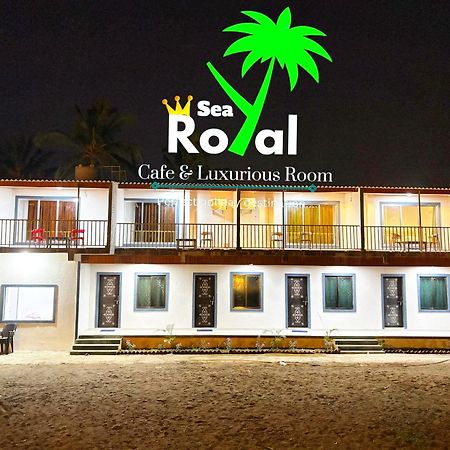 Sea Royal Rooms And Cafe Virār Kültér fotó