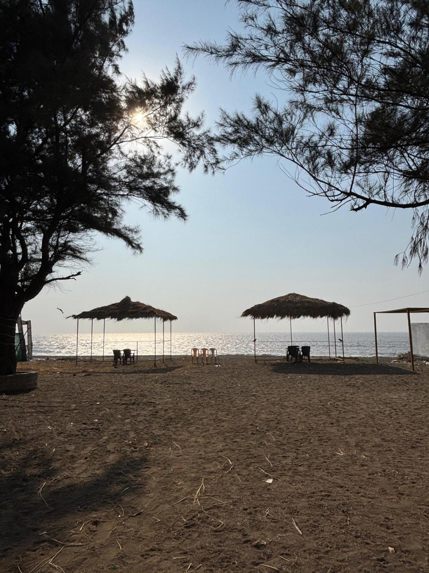 Sea Royal Rooms And Cafe Virār Kültér fotó